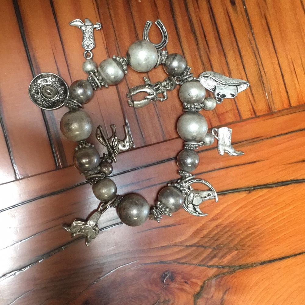 Charm bracelet